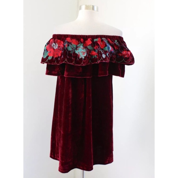 Umgee Off-Shoulder Balloon Sleeve Velvet Mini Dress main image 1